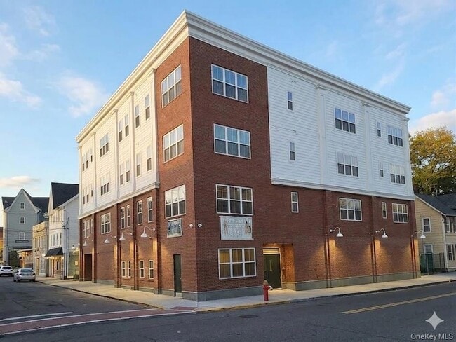 property at 122 Greenwich Ave