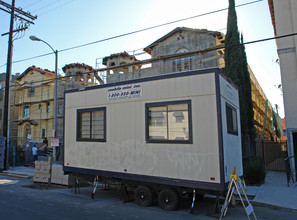 1325-1331 N Sycamore Ave in Los Angeles, CA - Building Photo - Building Photo