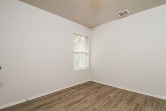 10434 Clearwater Wy in San Antonio, TX - Foto de edificio - Building Photo