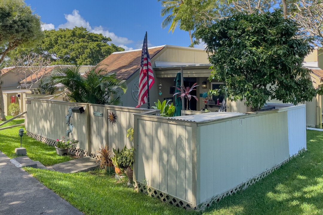 Yacht Club Knolls in Kaneohe, HI - Building Photo