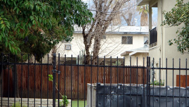 1532-1543 N Sepulveda Ave in San Bernardino, CA - Foto de edificio - Building Photo