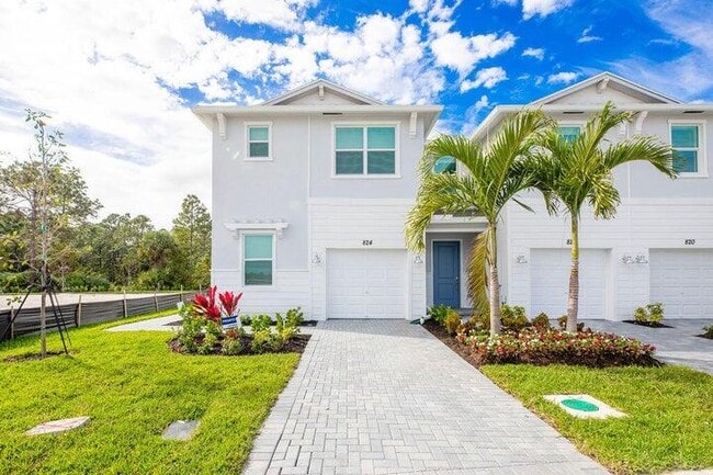 property at 824 SE grovebush Ln