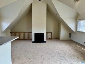 112 Montoya Dr in Branford, CT - Building Photo - Building Photo