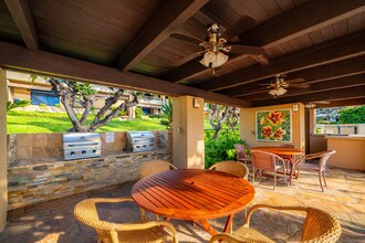 2560 Kekaa Dr in Lahaina, HI - Building Photo - Building Photo