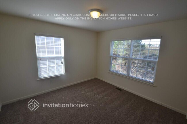 112 Village Pkwy in Woodstock, GA - Foto de edificio - Building Photo