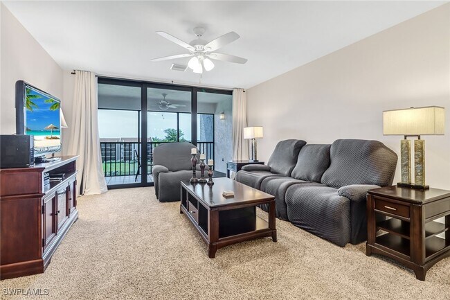 4140 Steamboat Bend E in Ft. Myers, FL - Building Photo - Building Photo