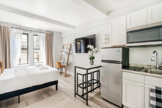 240 W 73rd St, Unit SI ID1022049P in New York, NY - Building Photo - Building Photo