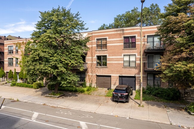 2655 Saint-Jacques Rue in Montréal, QC - Building Photo - Building Photo
