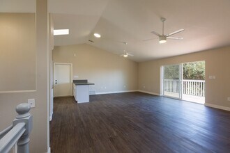 5127 Manhasset Dr in San Diego, CA - Building Photo - Building Photo