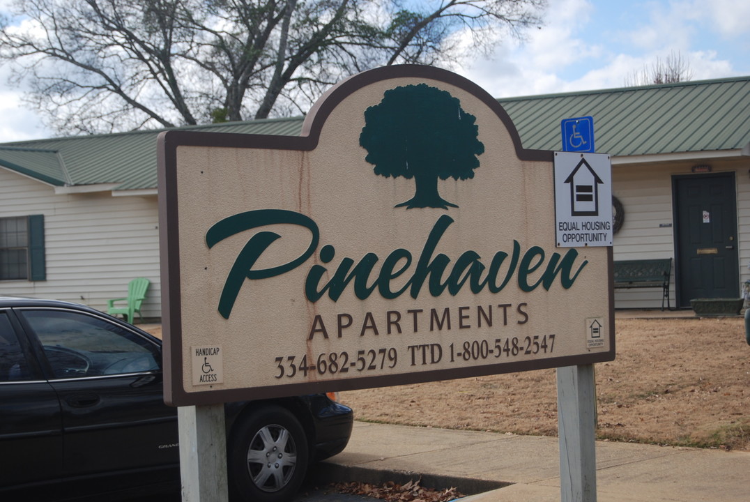 Pinehaven Apartments in Camden, AL - Building Photo