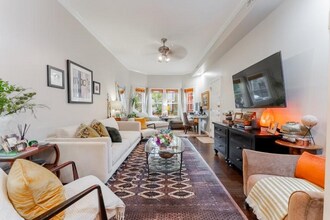 2727 N Artesian Ave in Chicago, IL - Building Photo - Building Photo