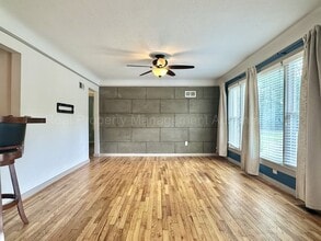 21470 Whittington St in Farmington Hills, MI - Building Photo - Building Photo