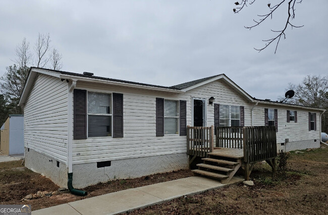 340 Kelly Farm Rd in Newnan, GA - Building Photo - Building Photo