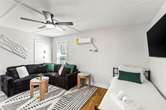 3624 Avenue S 1/2 in Galveston, TX - Building Photo - Building Photo