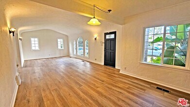 132 S La Peer Dr in Beverly Hills, CA - Building Photo - Building Photo