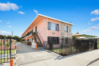 520-536 W 120th St in Los Angeles, CA - Building Photo - Building Photo