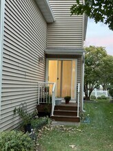 10006 Pincherry Ln in Eden Prairie, MN - Building Photo - Building Photo