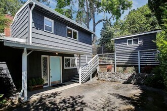 2017 SW Iowa St in Portland, OR - Building Photo - Building Photo