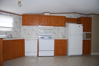 14054 Mays Rd in Gulfport, MS - Foto de edificio - Building Photo