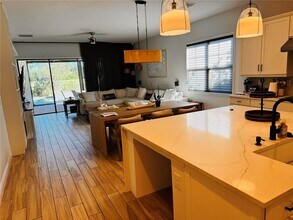 9901 Winnington St in Orlando, FL - Building Photo - Building Photo