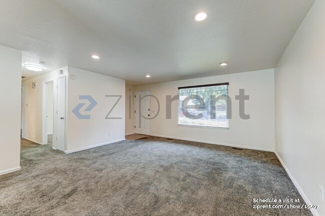 13543 SW 64th Ave in Portland, OR - Building Photo - Building Photo