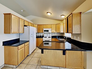 793 E 890 N in Tooele, UT - Building Photo - Building Photo