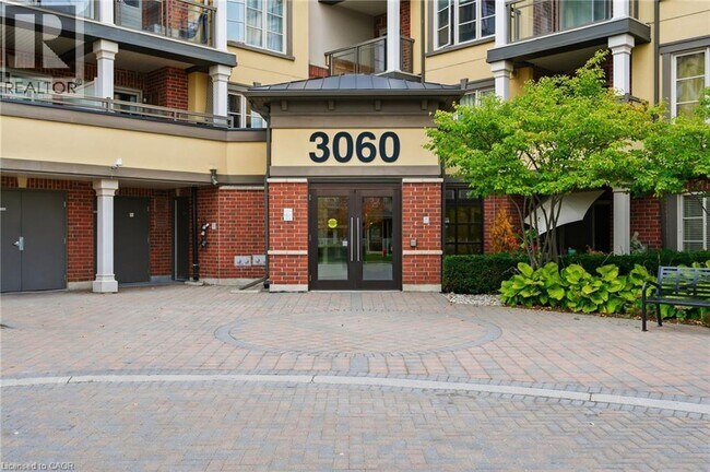 3060 Rotary Way in Burlington, ON - Building Photo - Building Photo