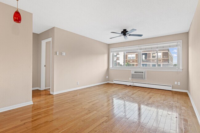 1800 La Salle Ave in Minneapolis, MN - Building Photo - Building Photo