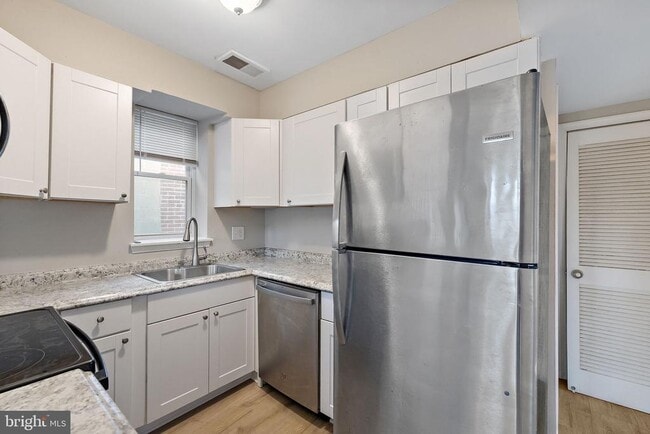 property at 827 N Jackson St