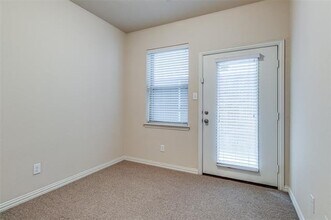 2326 Stutz Dr in Dallas, TX - Building Photo - Building Photo