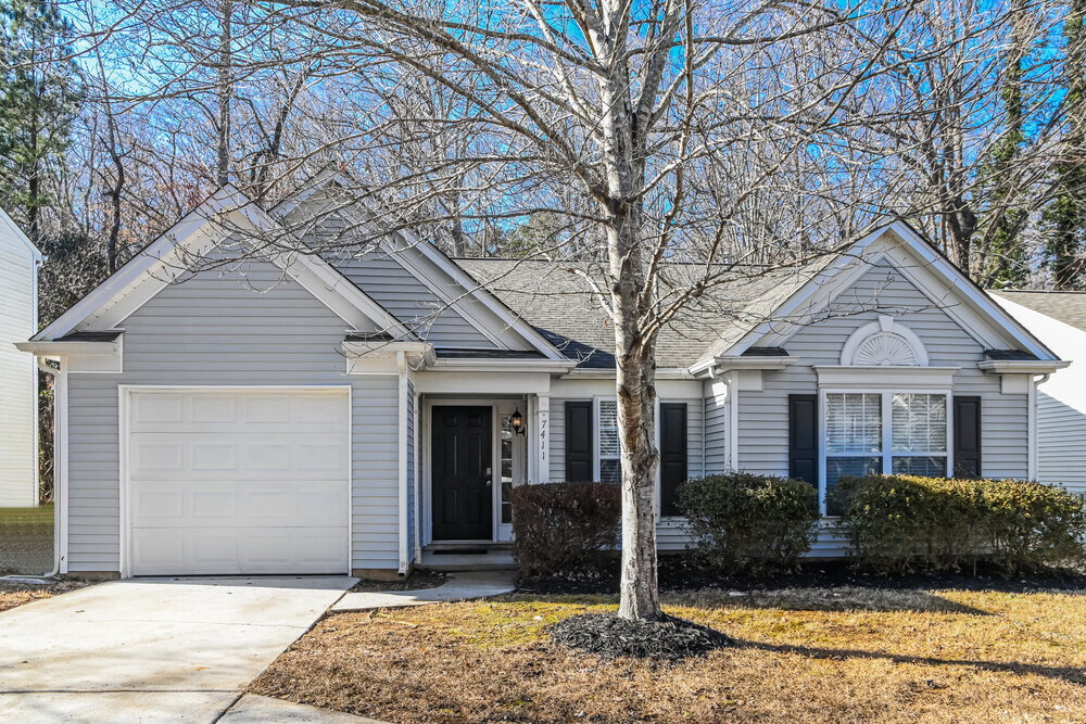 7411 Balancing Rock Ct in Charlotte, NC - Building Photo