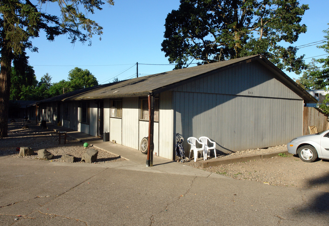 848 Plymouth Dr NE in Salem, OR - Building Photo