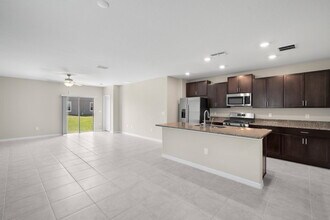 9413 Lemon Drop Lp in Sun City Center, FL - Building Photo - Building Photo