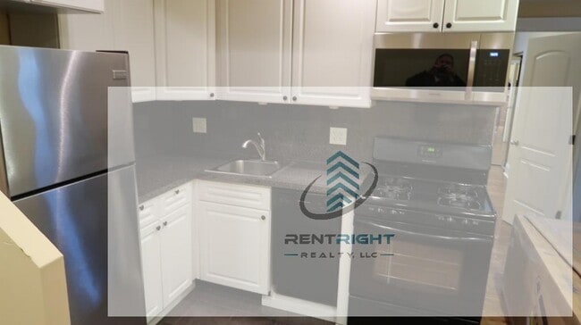 2836 N Francisco Ave, Unit 2836 - G in Chicago, IL - Building Photo - Building Photo