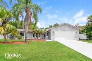 2213 SE 5th St in Cape Coral, FL - Building Photo