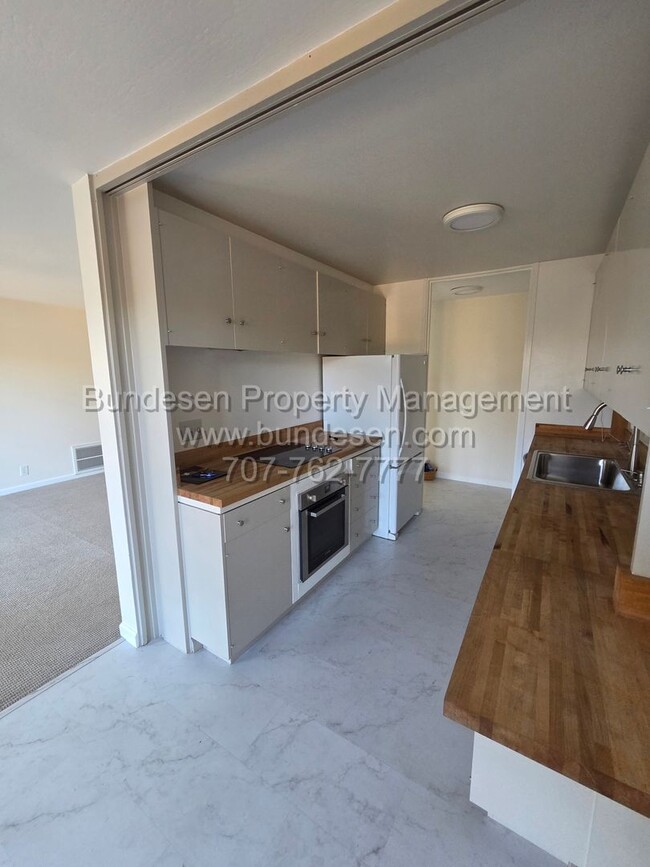 9 Forest Ln in San Rafael, CA - Building Photo - Building Photo