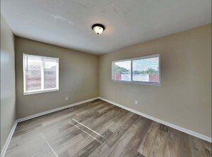 2610 SW 121st Ave in Miami, FL - Building Photo - Building Photo