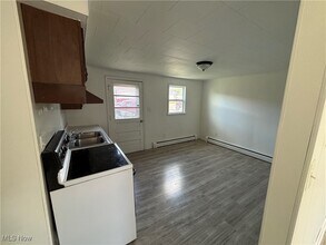 109 Alley O in Chester, WV - Building Photo - Building Photo