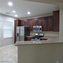 8553 Tellima Ct in Las Vegas, NV - Foto de edificio - Building Photo