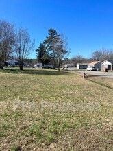 201 Rencher St in Hillsborough, NC - Building Photo - Building Photo