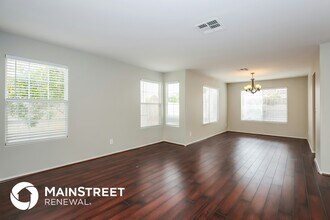 1919 La Villa Dr in North Las Vegas, NV - Building Photo - Building Photo