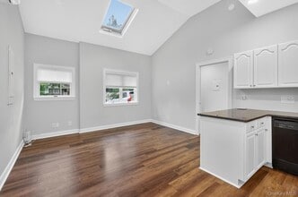 6 Greg Ln in East Northport, NY - Building Photo - Building Photo