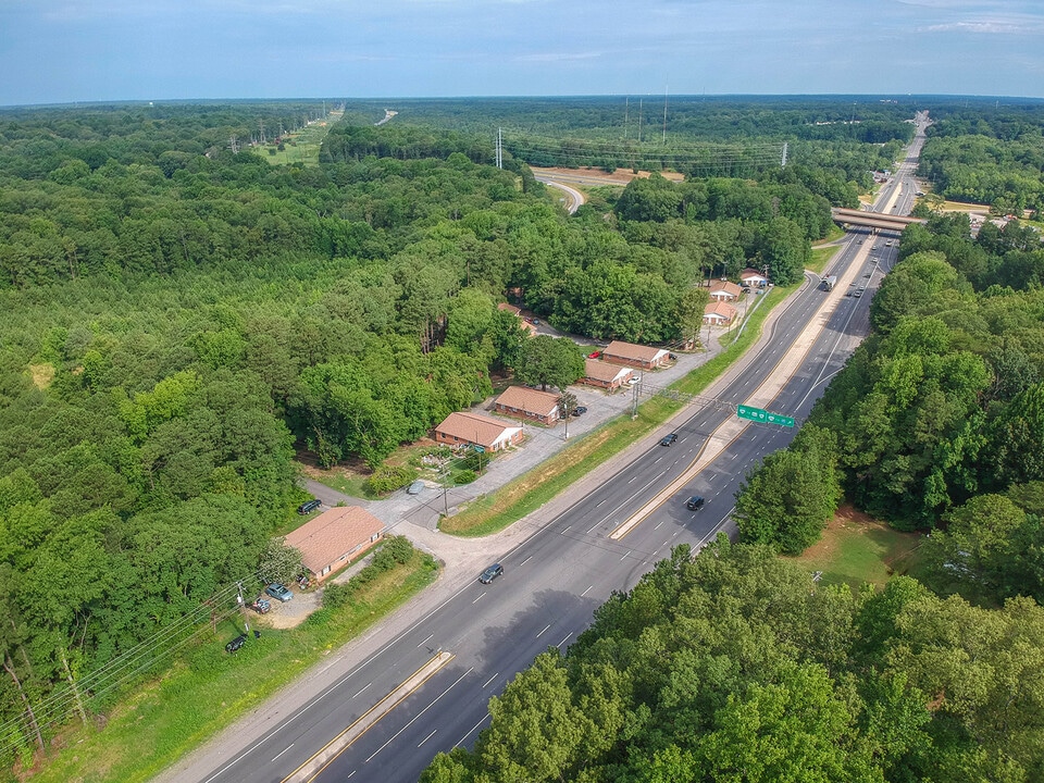 Chester Masionette Apartments in North Chesterfield, VA - Building Photo