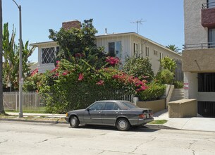 1225 N Mansfield Ave in Los Angeles, CA - Foto de edificio - Building Photo