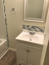 512 E 8th Ave in Munhall, PA - Building Photo - Building Photo