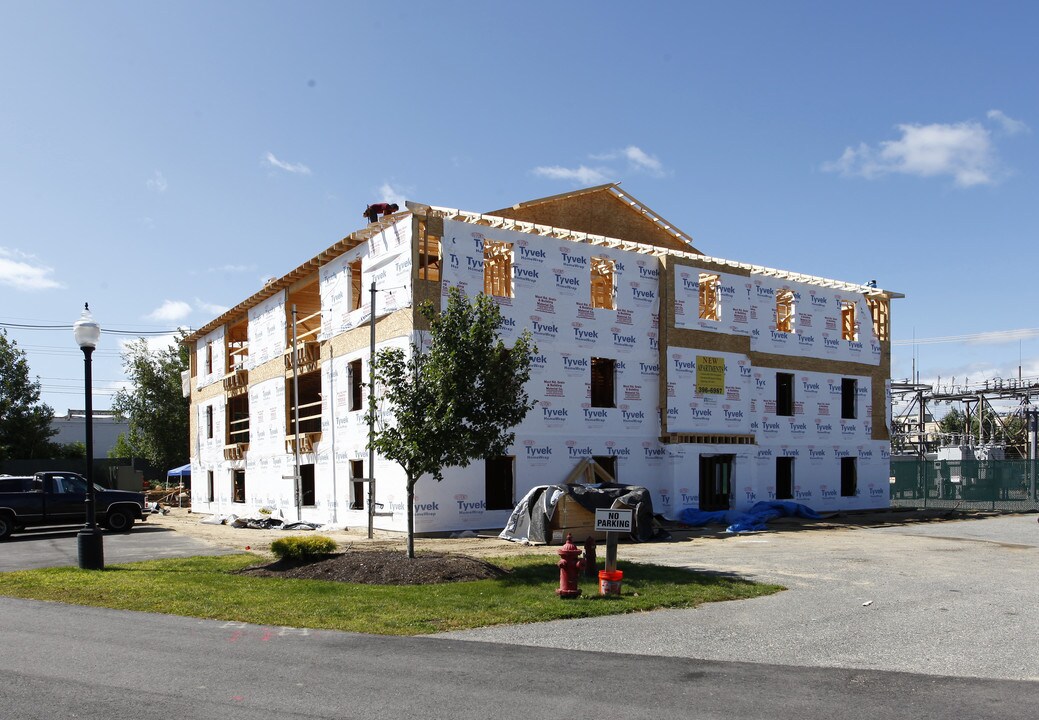 661 Bell St in Manchester, NH - Foto de edificio