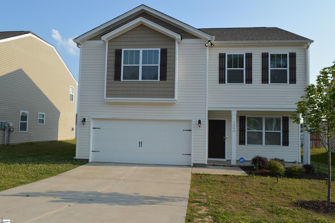 1454 Renoir Ct in Lyman, SC - Building Photo
