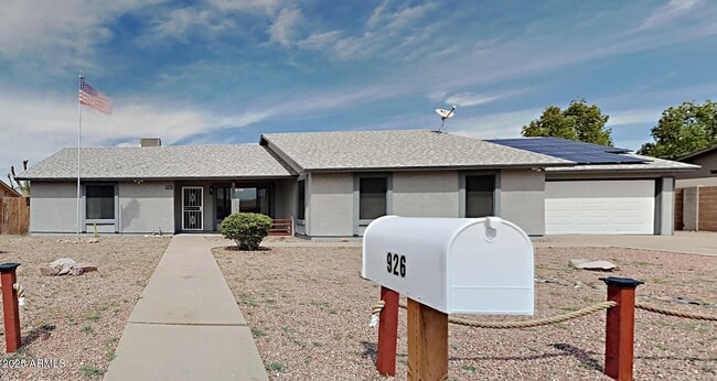 property at 926 E Mesquite Ave