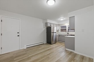 8921 S Cottage Grove Ave, Unit 3E in Chicago, IL - Building Photo - Building Photo