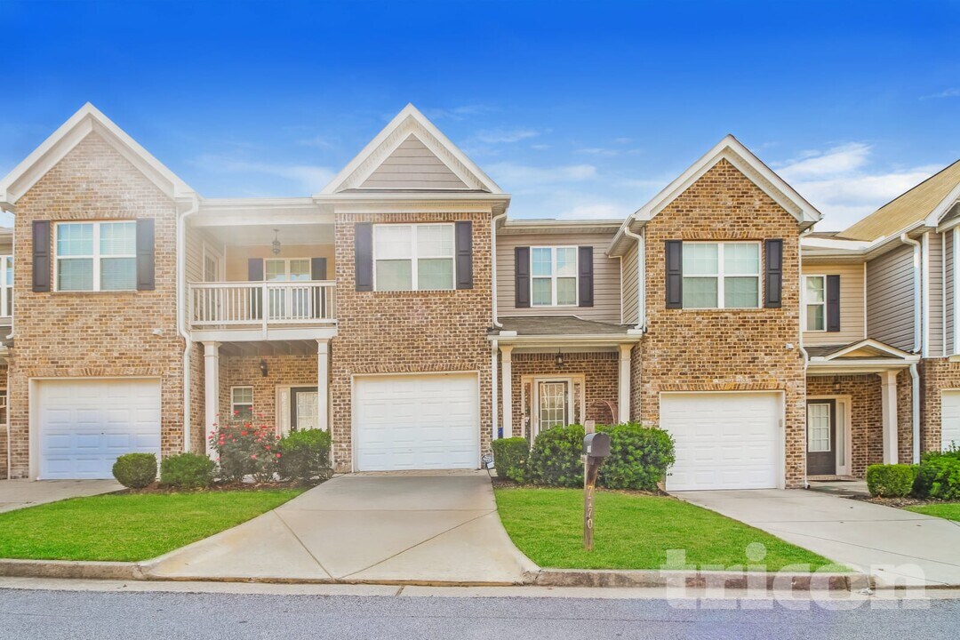 7170 Fringe Flower Dr in Austell, GA - Foto de edificio